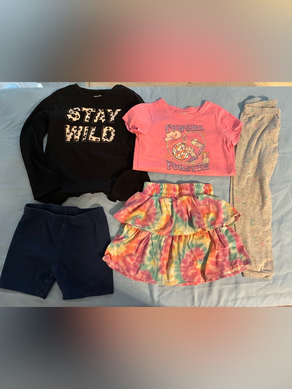 Girl’s 4/5 Clothes Bundle - Picture 3 of 6